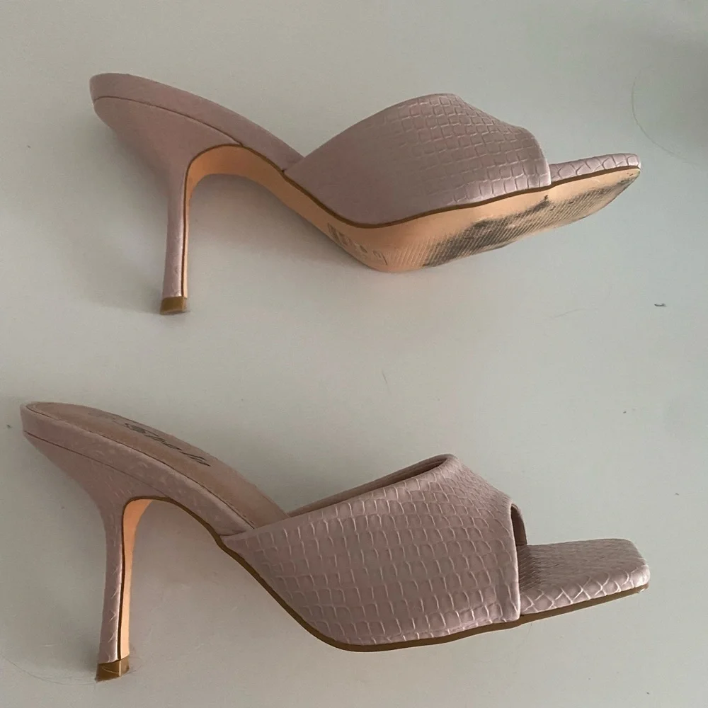 Pink Shein Pumps